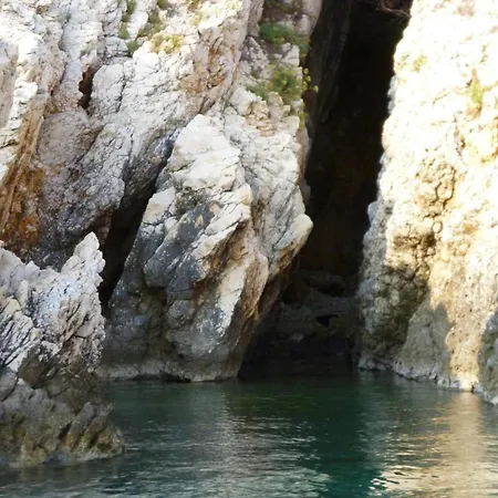 Klimatisierte Mit Whirlpool Und Grill Apartment Rab Town